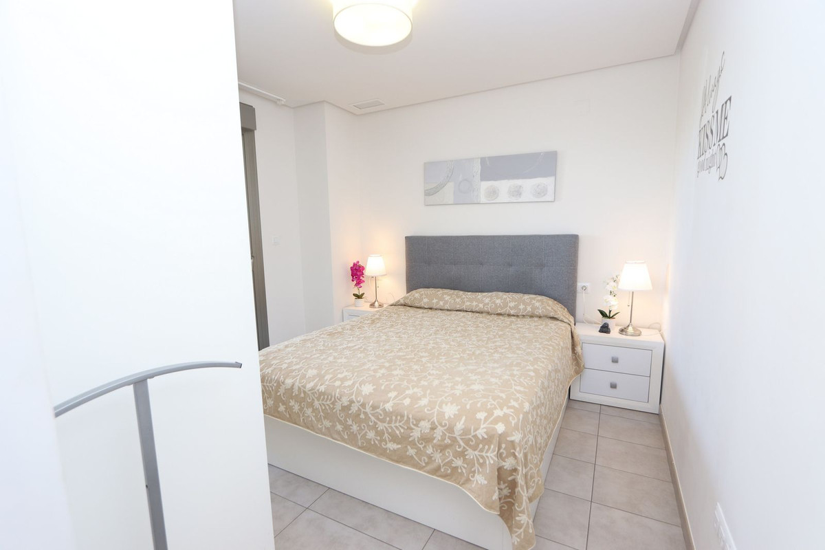 Se vende Apartamento Planta Baja de 2 dormitorios en Costa Blanca, Alicante, España