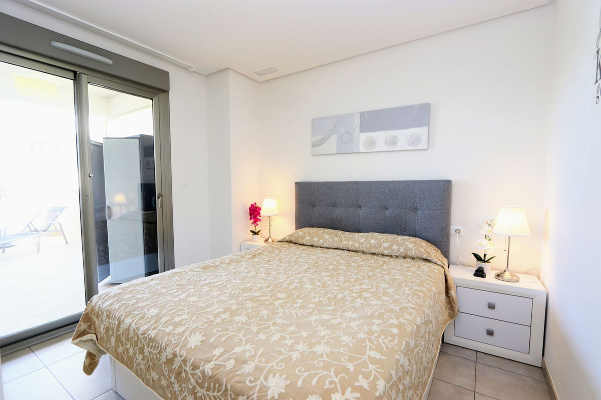 Se vende Apartamento Planta Baja de 2 dormitorios en Costa Blanca, Alicante, España