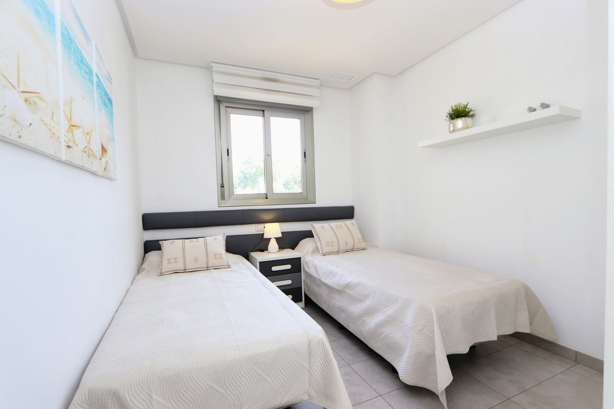 Se vende Apartamento Planta Baja de 2 dormitorios en Costa Blanca, Alicante, España