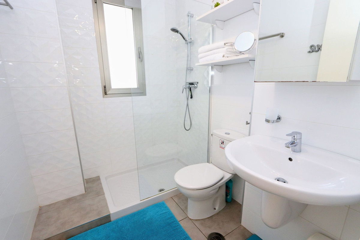 Se vende Apartamento Planta Baja de 2 dormitorios en Costa Blanca, Alicante, España