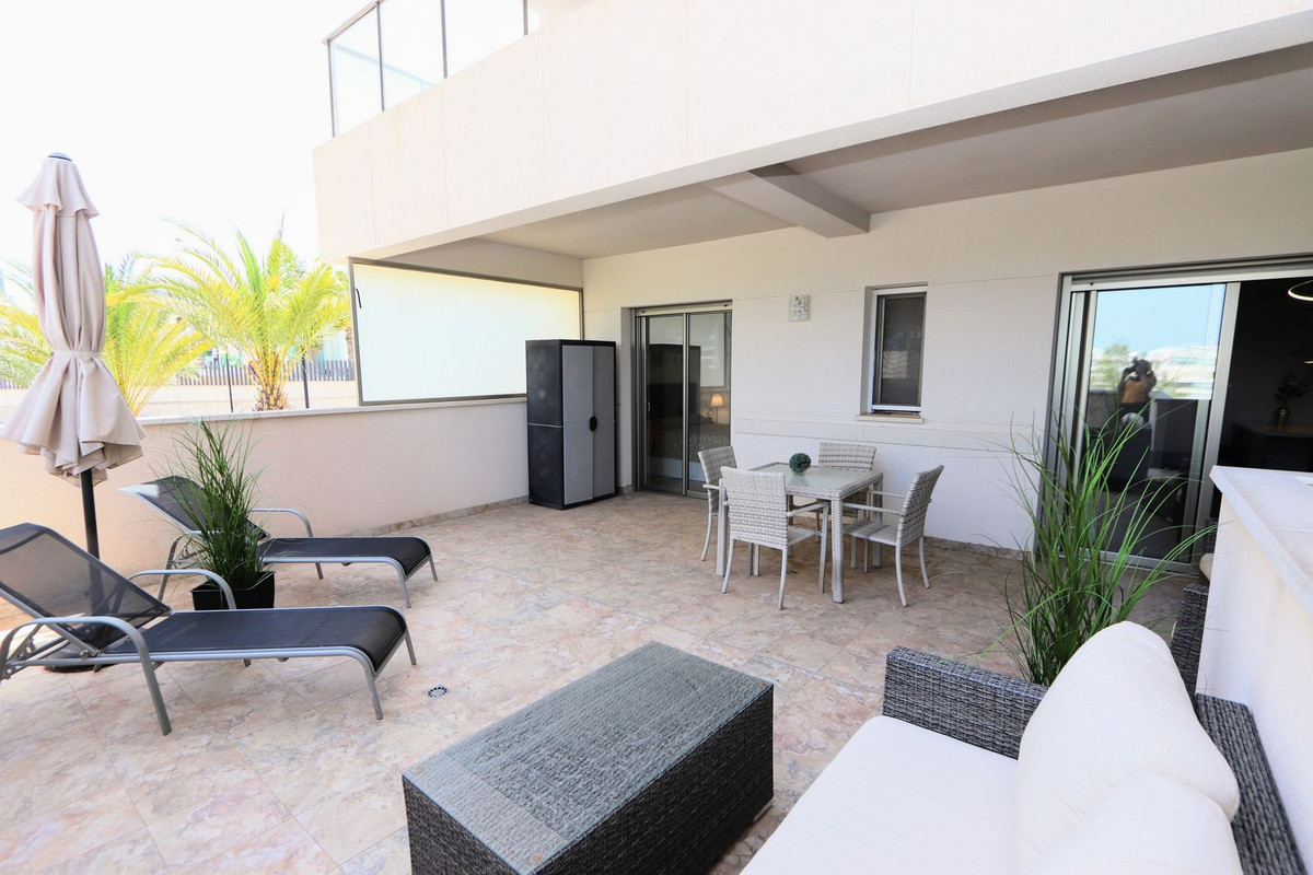 Se vende Apartamento Planta Baja de 2 dormitorios en Costa Blanca, Alicante, España
