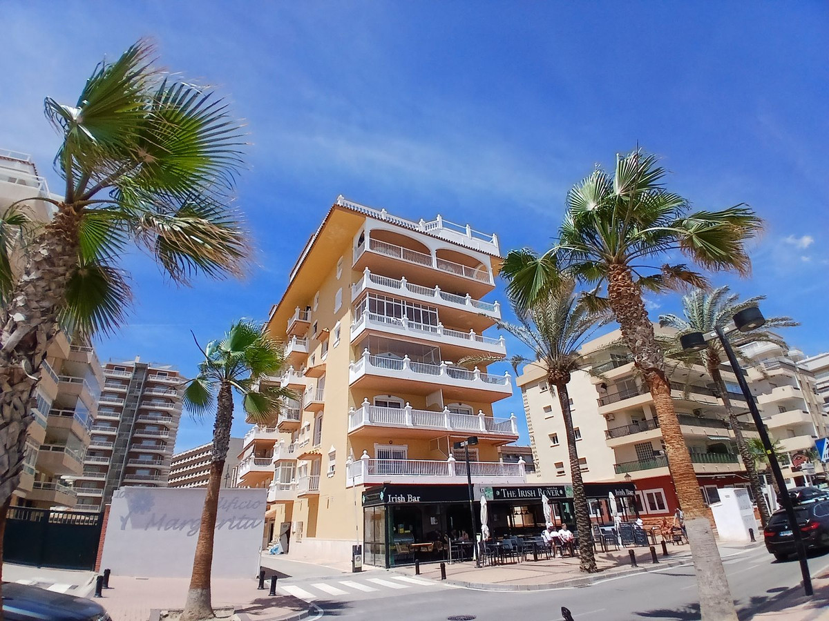 2 Bed Apartment for sale in Torreblanca Costa Del Sol, Málaga, Spain