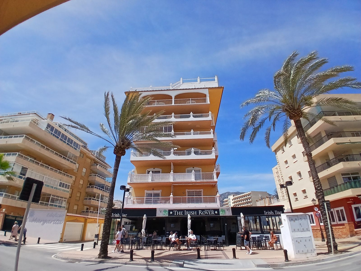 2 Bed Apartment for sale in Torreblanca Costa Del Sol, Málaga, Spain