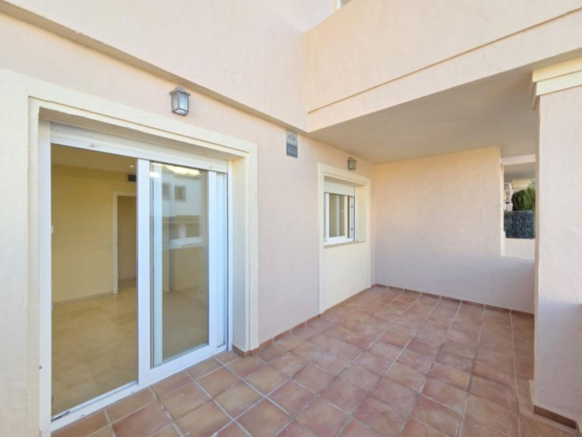 3 Bed Apartment for sale in La Duquesa Costa Del Sol, Málaga, Spain
