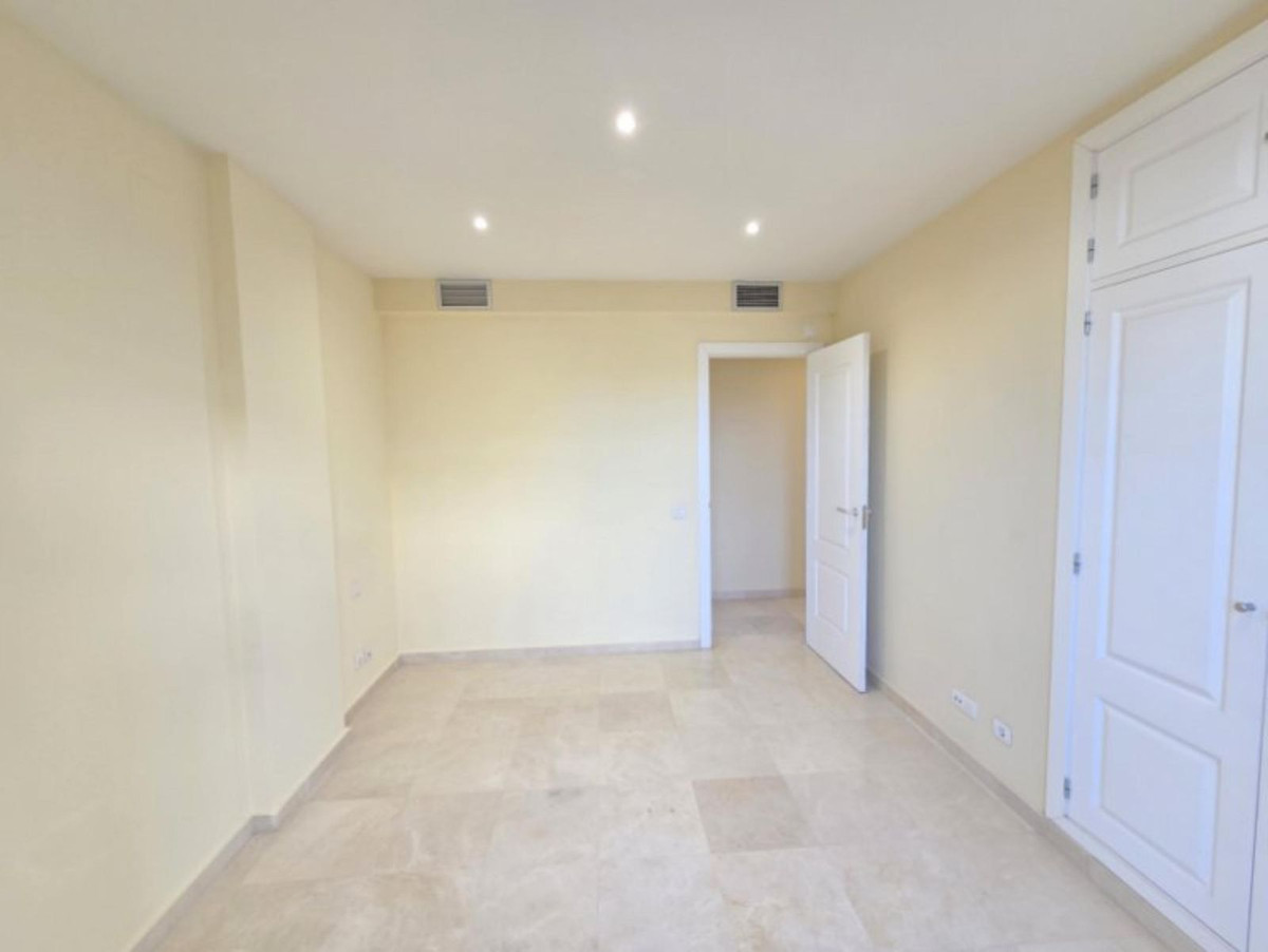 3 Bed Apartment for sale in La Duquesa Costa Del Sol, Málaga, Spain