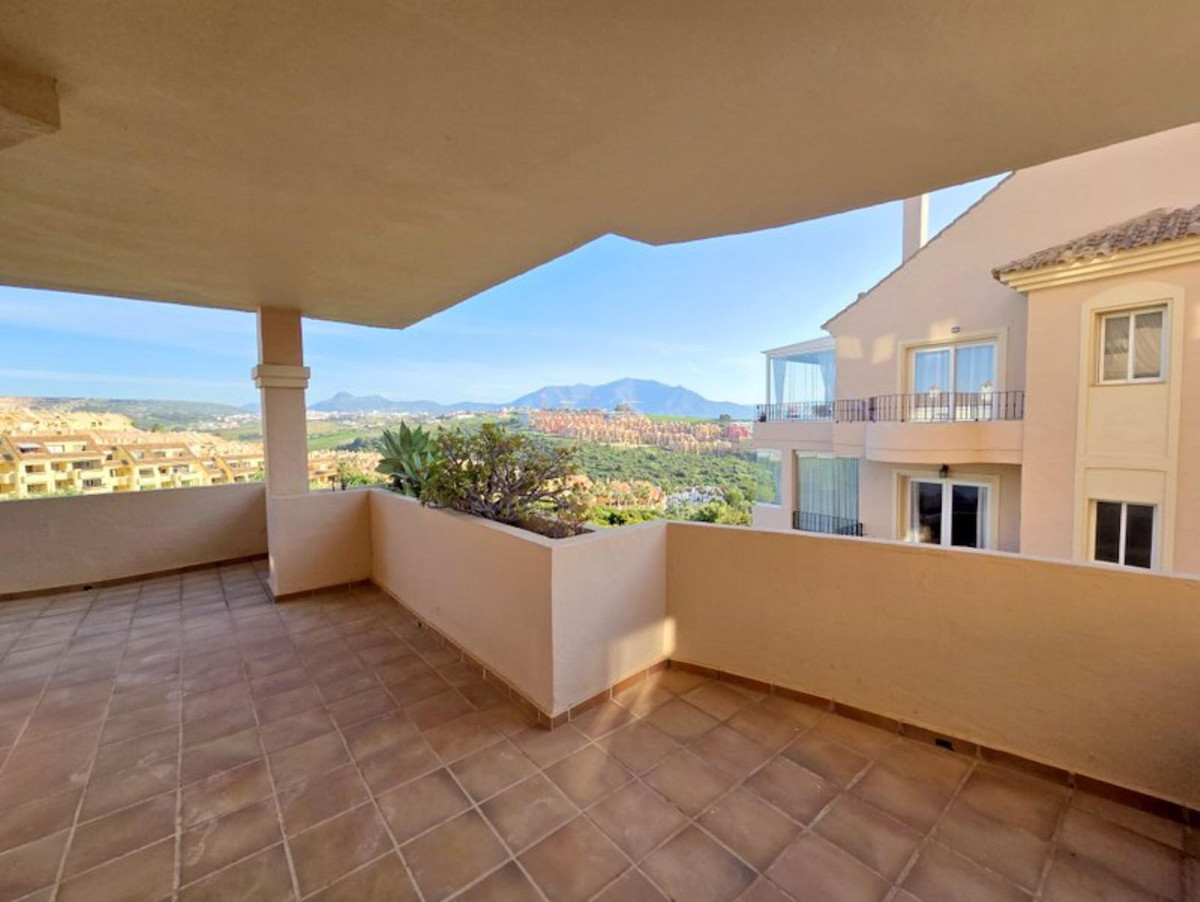 3 Bed Apartment for sale in La Duquesa Costa Del Sol, Málaga, Spain