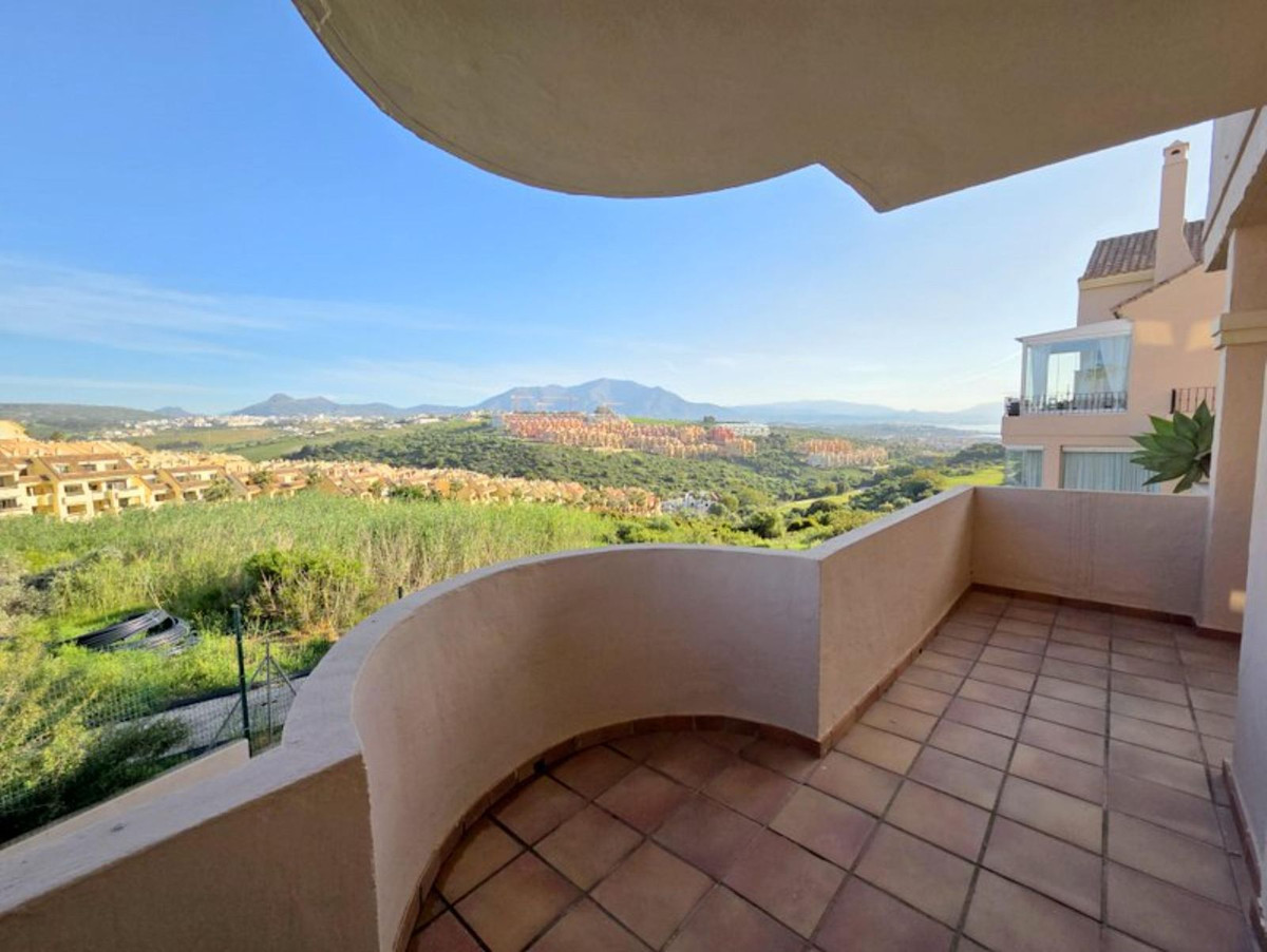 3 Bed Apartment for sale in La Duquesa Costa Del Sol, Málaga, Spain