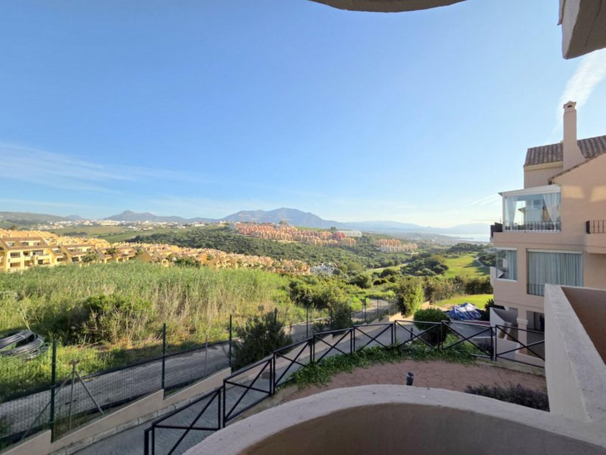 3 Bed Apartment for sale in La Duquesa Costa Del Sol, Málaga, Spain