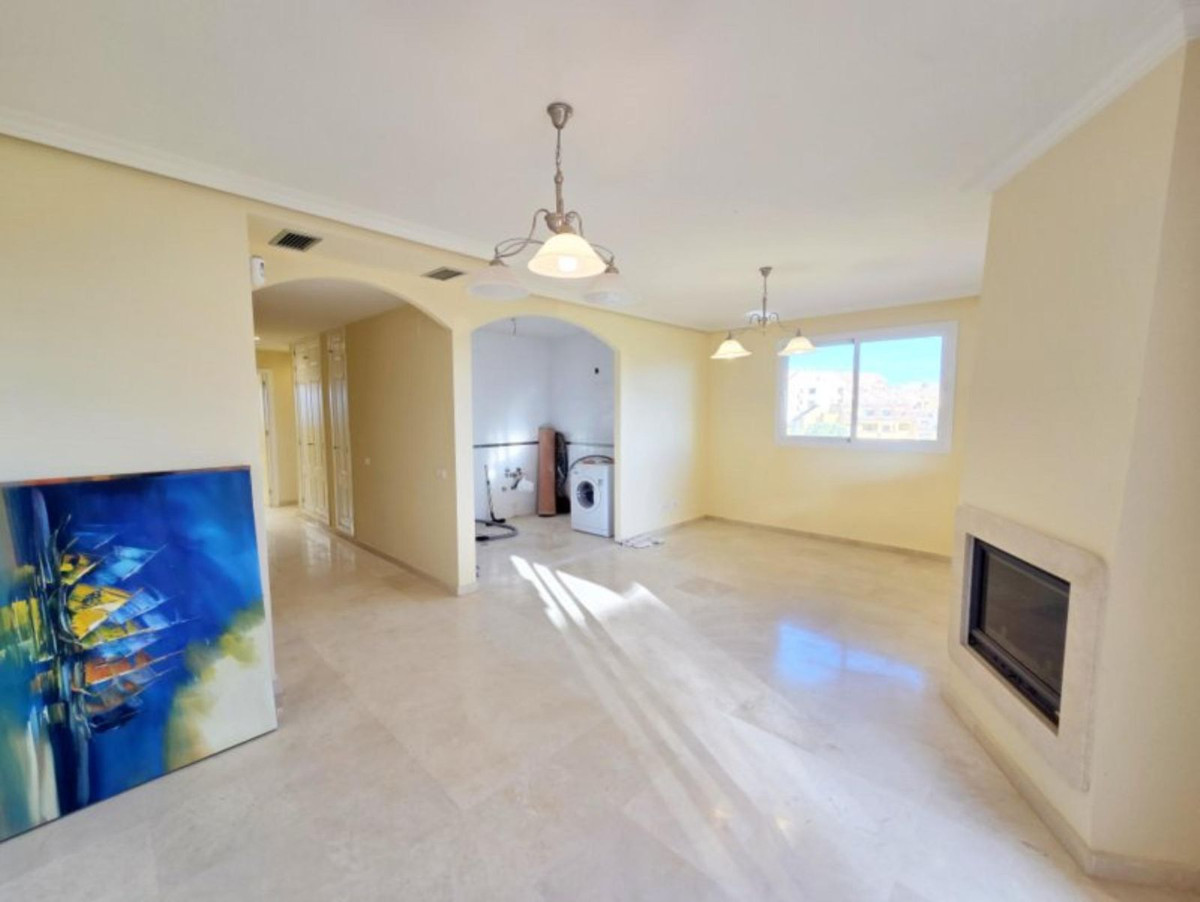 3 Bed Apartment for sale in La Duquesa Costa Del Sol, Málaga, Spain