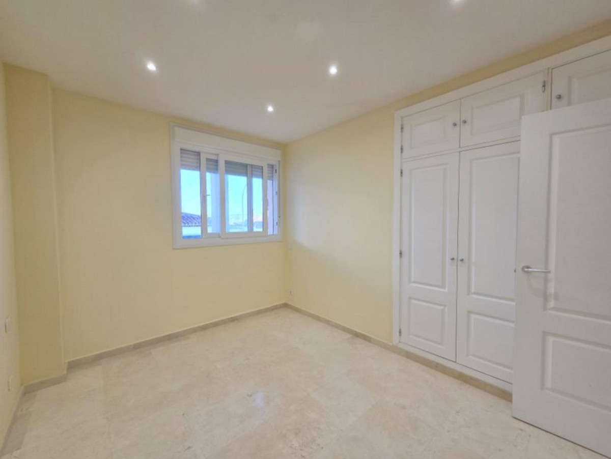 3 Bed Apartment for sale in La Duquesa Costa Del Sol, Málaga, Spain
