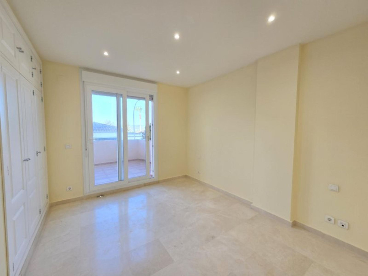 3 Bed Apartment for sale in La Duquesa Costa Del Sol, Málaga, Spain
