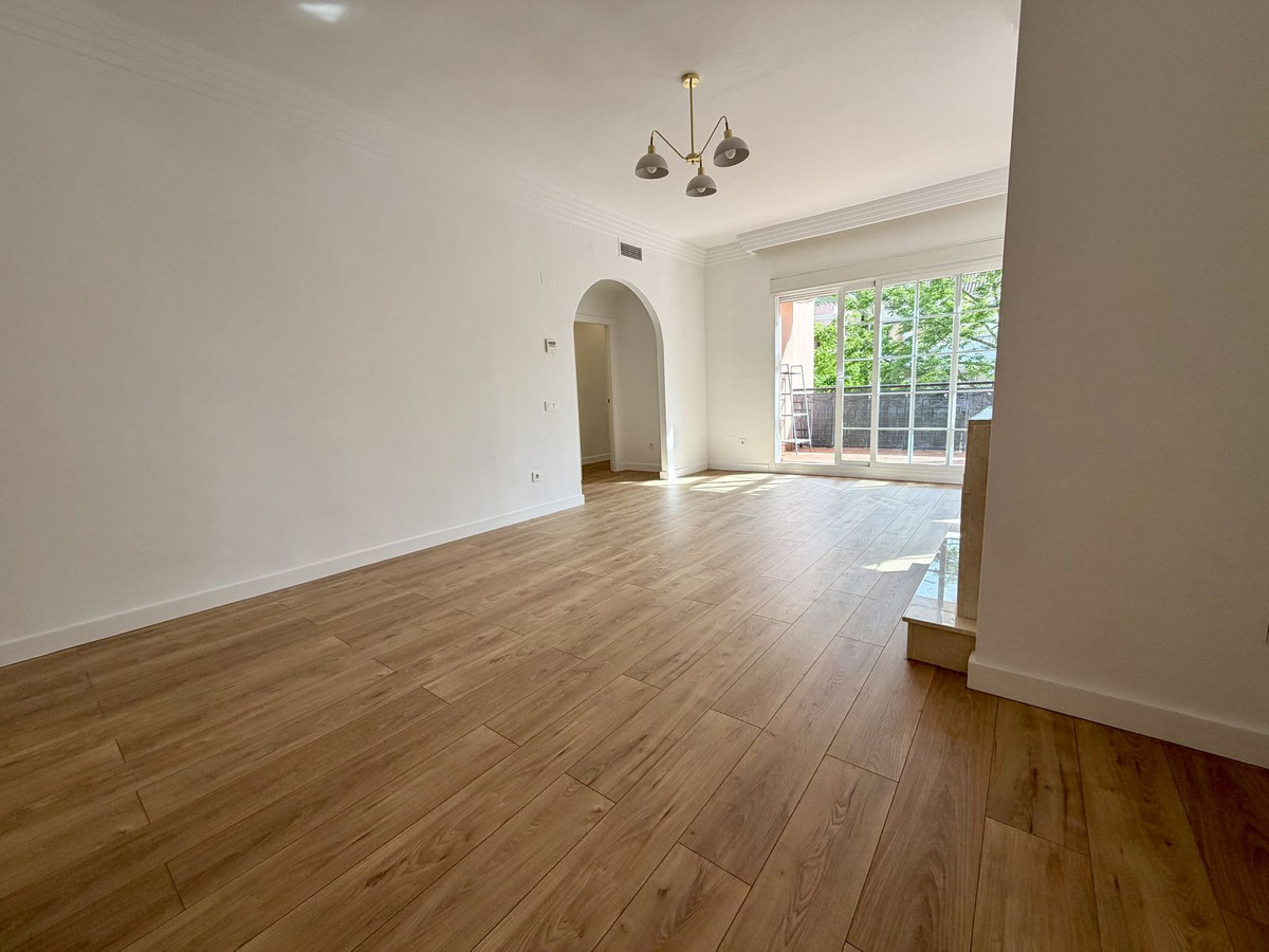 3 Bed Apartment for sale in Nueva Andalucía Costa Del Sol, Málaga, Spain
