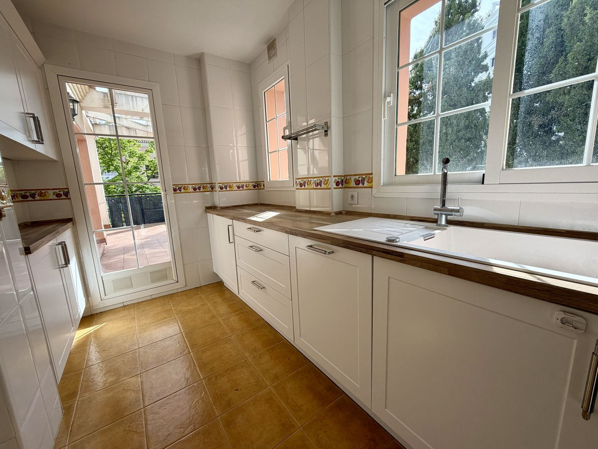 3 Bed Apartment for sale in Nueva Andalucía Costa Del Sol, Málaga, Spain