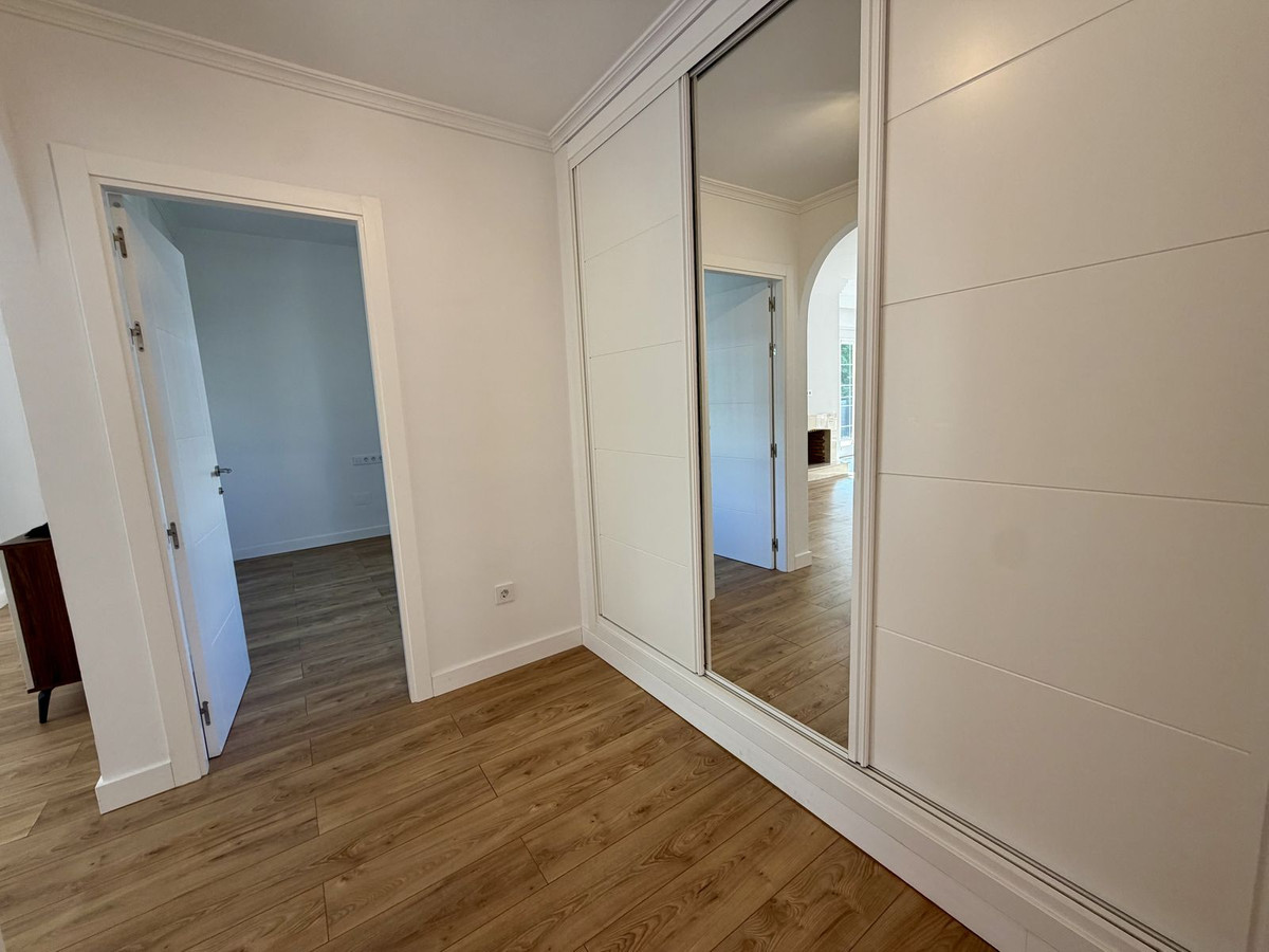3 Bed Apartment for sale in Nueva Andalucía Costa Del Sol, Málaga, Spain