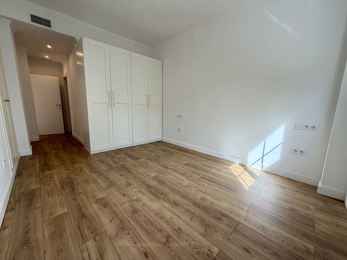 3 Bed Apartment for sale in Nueva Andalucía Costa Del Sol, Málaga, Spain