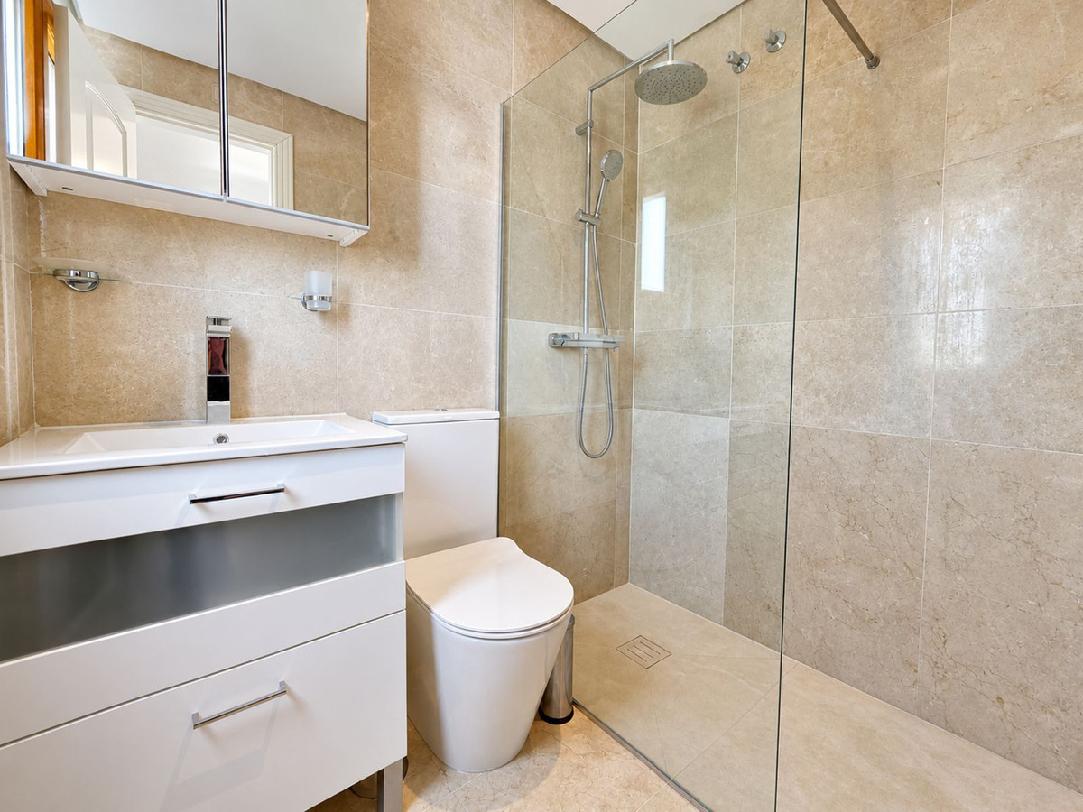 Se vende Pareada de 3 dormitorios en Costa Del Sol, Málaga, España