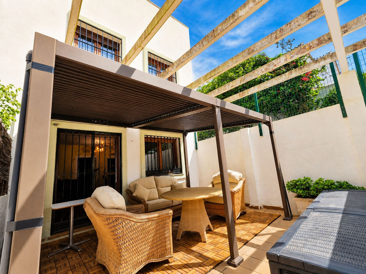 Se vende Pareada de 3 dormitorios en Costa Del Sol, Málaga, España