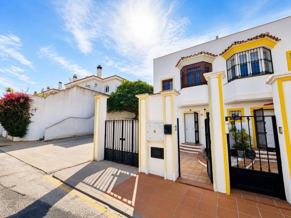 Se vende Pareada de 3 dormitorios en Costa Del Sol, Málaga, España