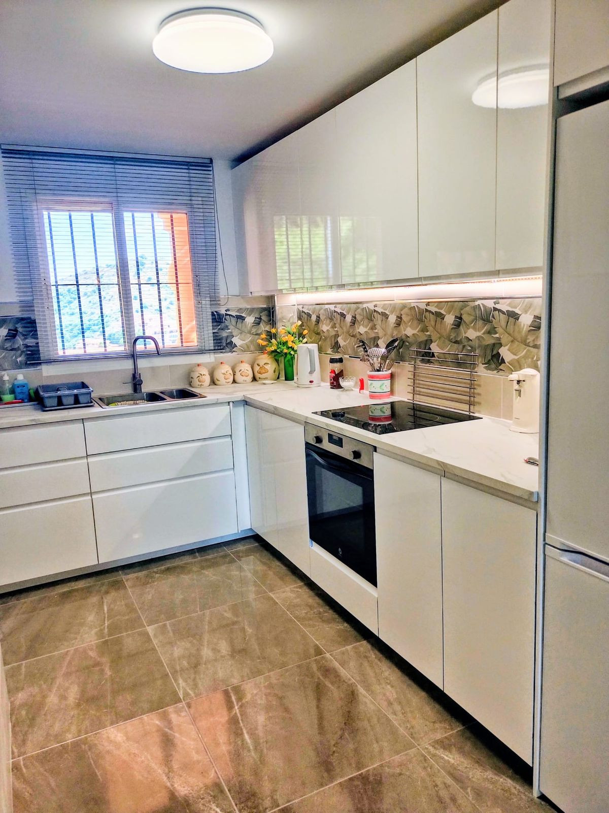 Se vende Apartamento Planta Baja de 3 dormitorios en Costa Del Sol, Málaga, España