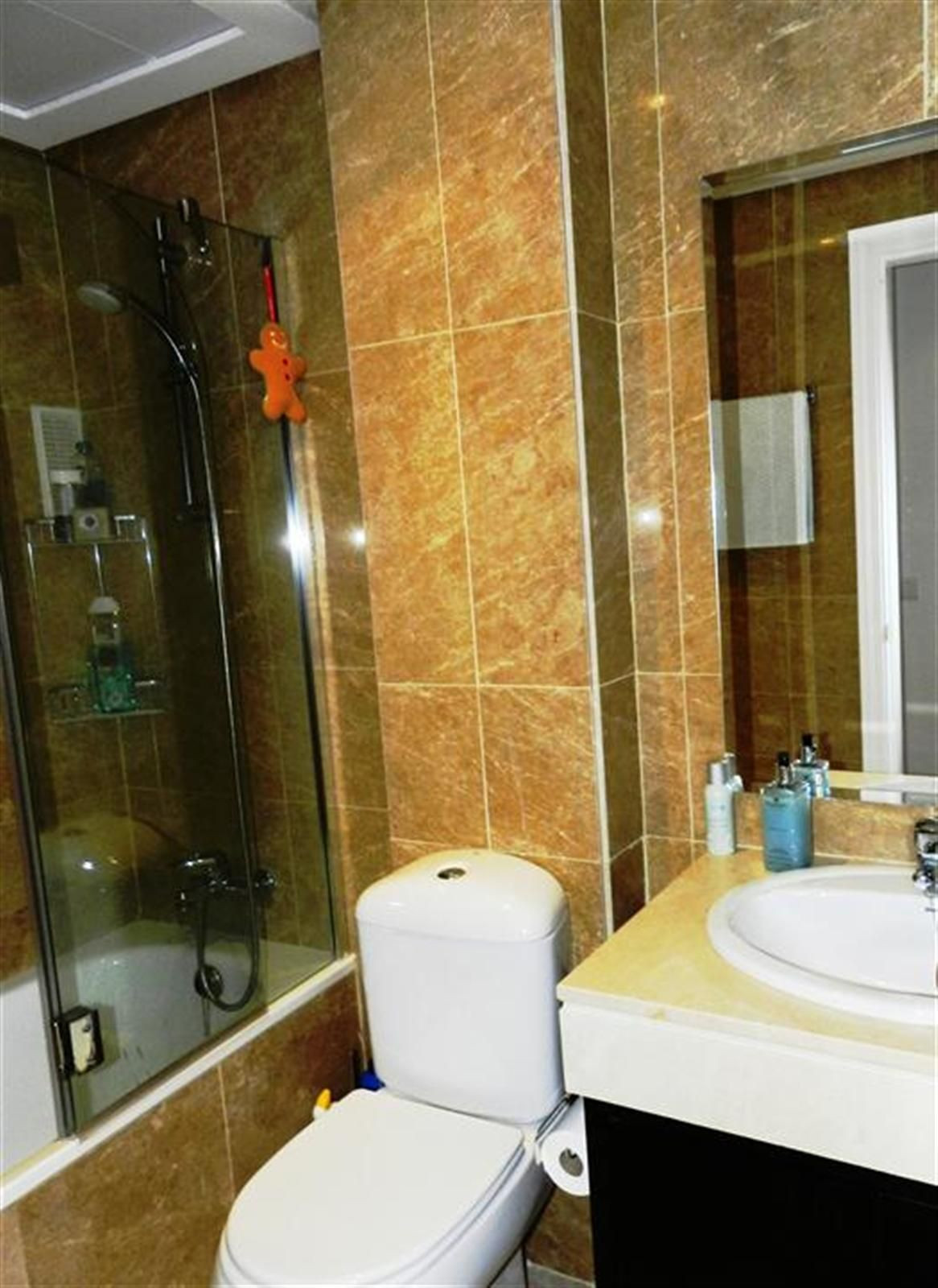 2 Bed Apartment for sale in La Duquesa Costa Del Sol, Málaga, Spain