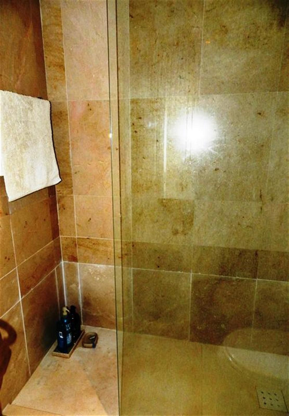2 Bed Apartment for sale in La Duquesa Costa Del Sol, Málaga, Spain