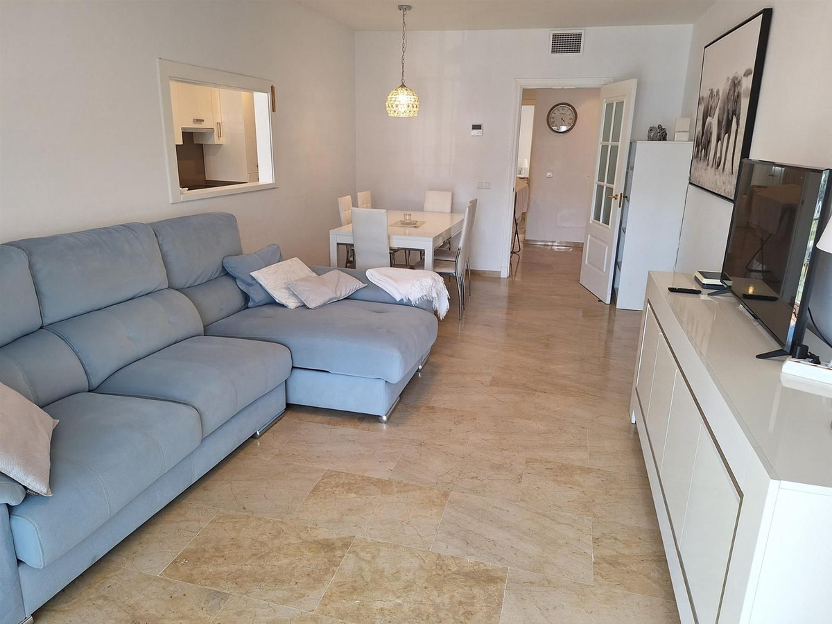 2 Bed Apartment for sale in La Duquesa Costa Del Sol, Málaga, Spain