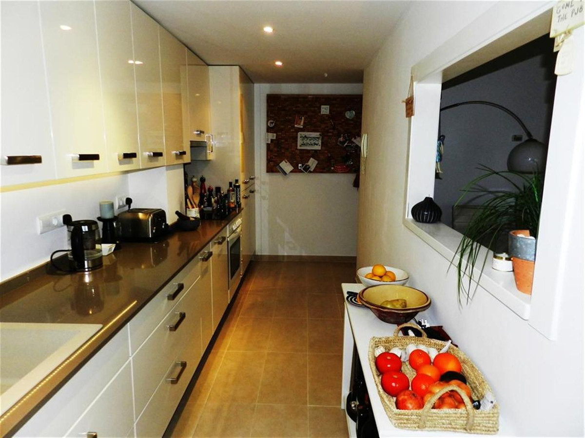 2 Bed Apartment for sale in La Duquesa Costa Del Sol, Málaga, Spain