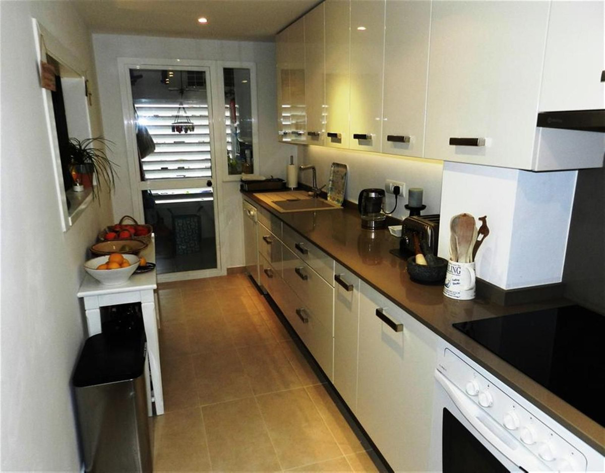 2 Bed Apartment for sale in La Duquesa Costa Del Sol, Málaga, Spain