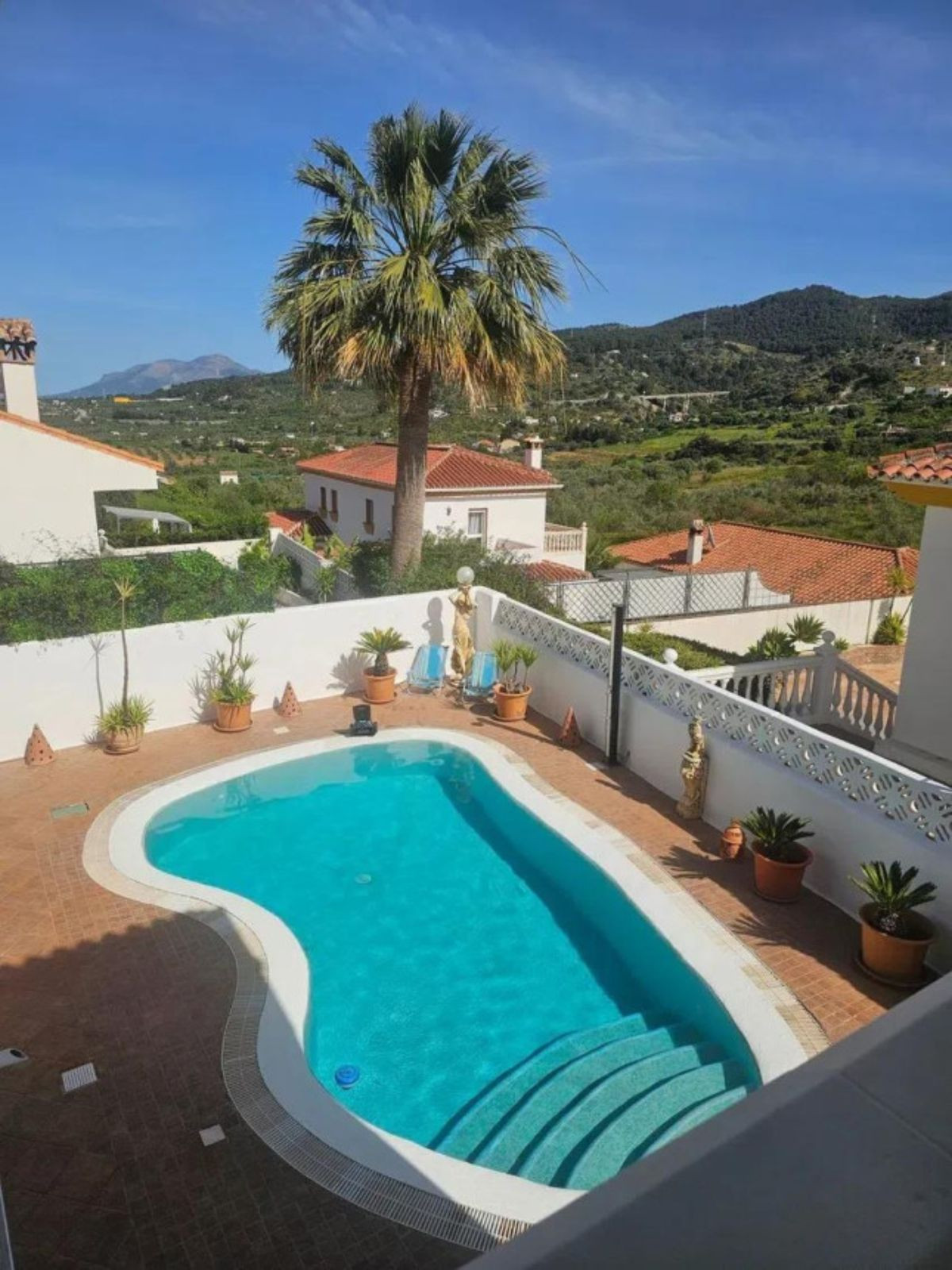 4 Bed Townhouse for sale in Monda Costa Del Sol, Málaga, Spain