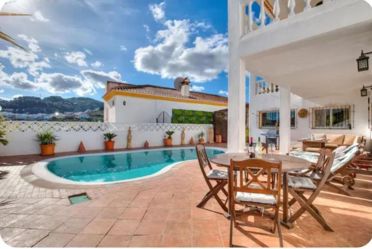 4 Bed Townhouse for sale in Monda Costa Del Sol, Málaga, Spain
