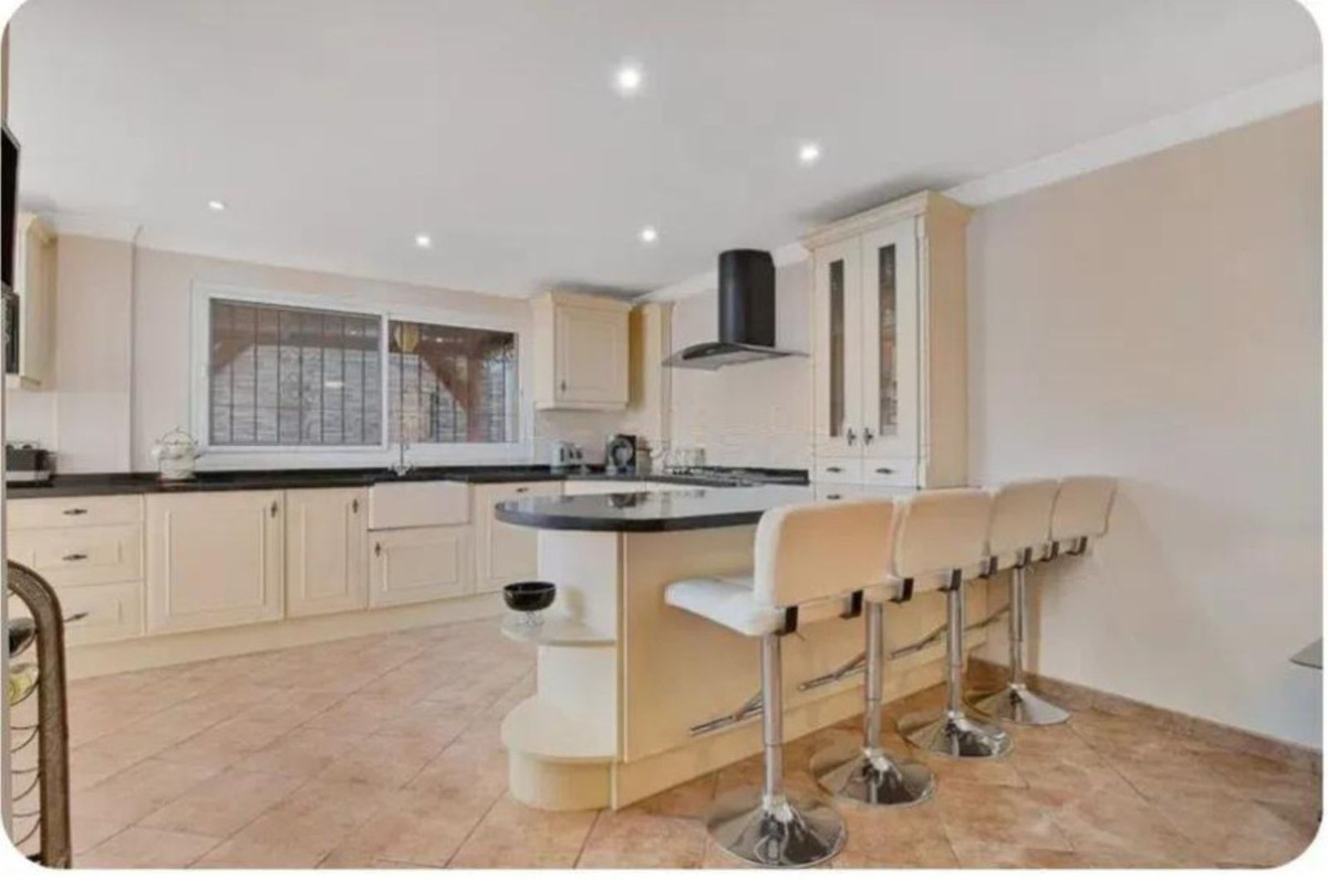 4 Bed Townhouse for sale in Monda Costa Del Sol, Málaga, Spain