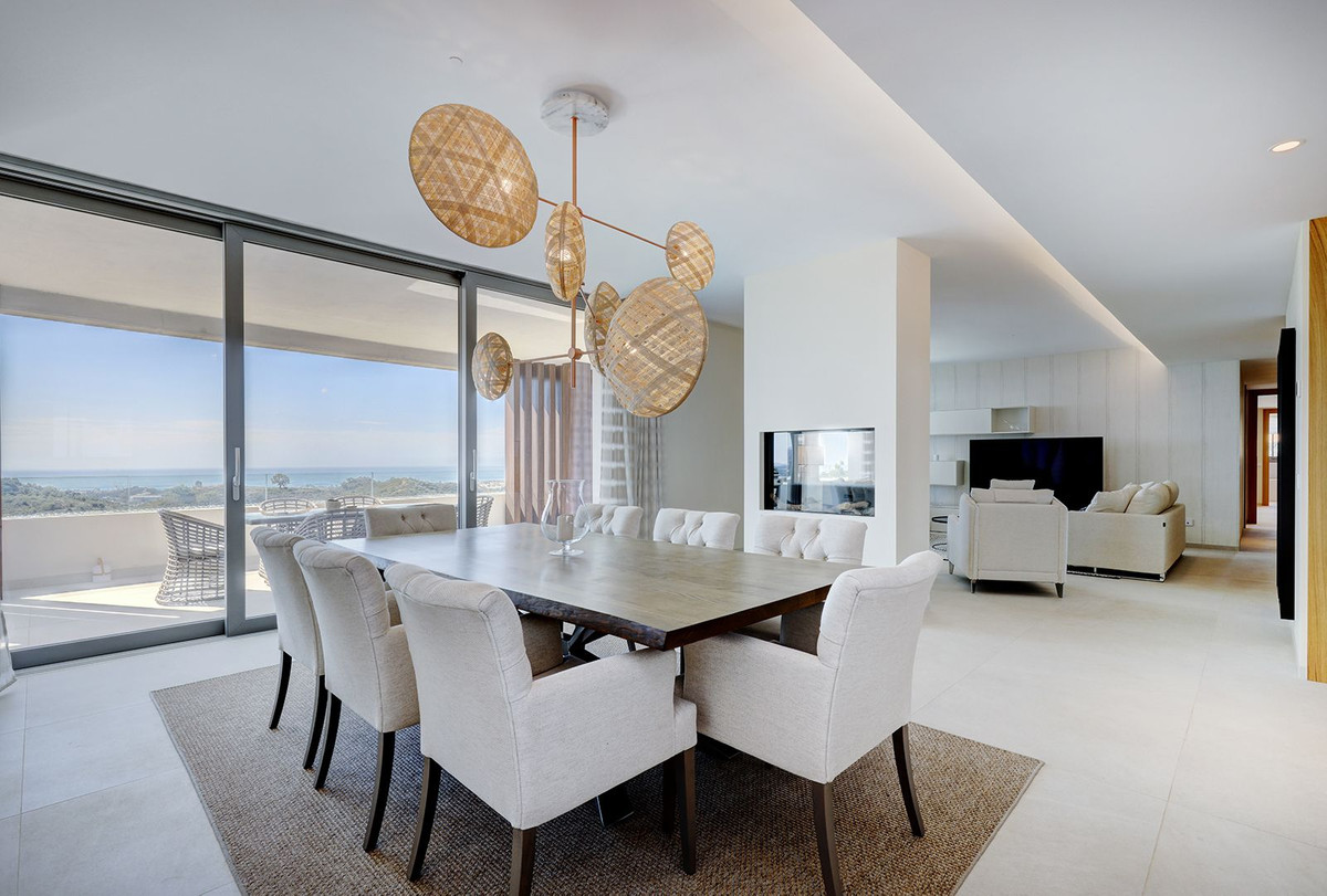 5 Bed Apartment for sale in La Quinta Costa Del Sol, Málaga, Spain