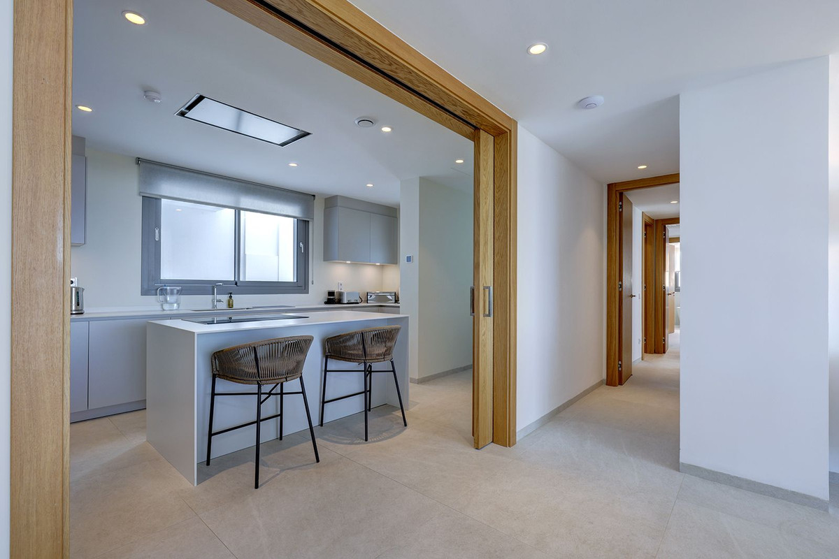 5 Bed Apartment for sale in La Quinta Costa Del Sol, Málaga, Spain