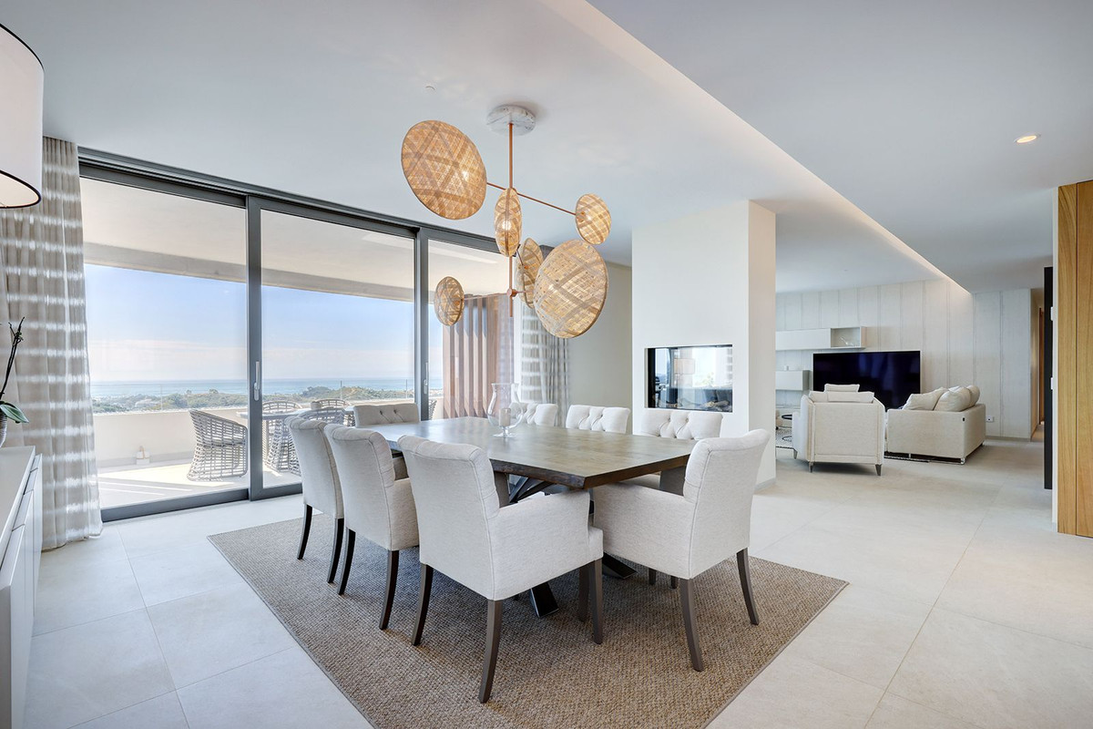 5 Bed Apartment for sale in La Quinta Costa Del Sol, Málaga, Spain