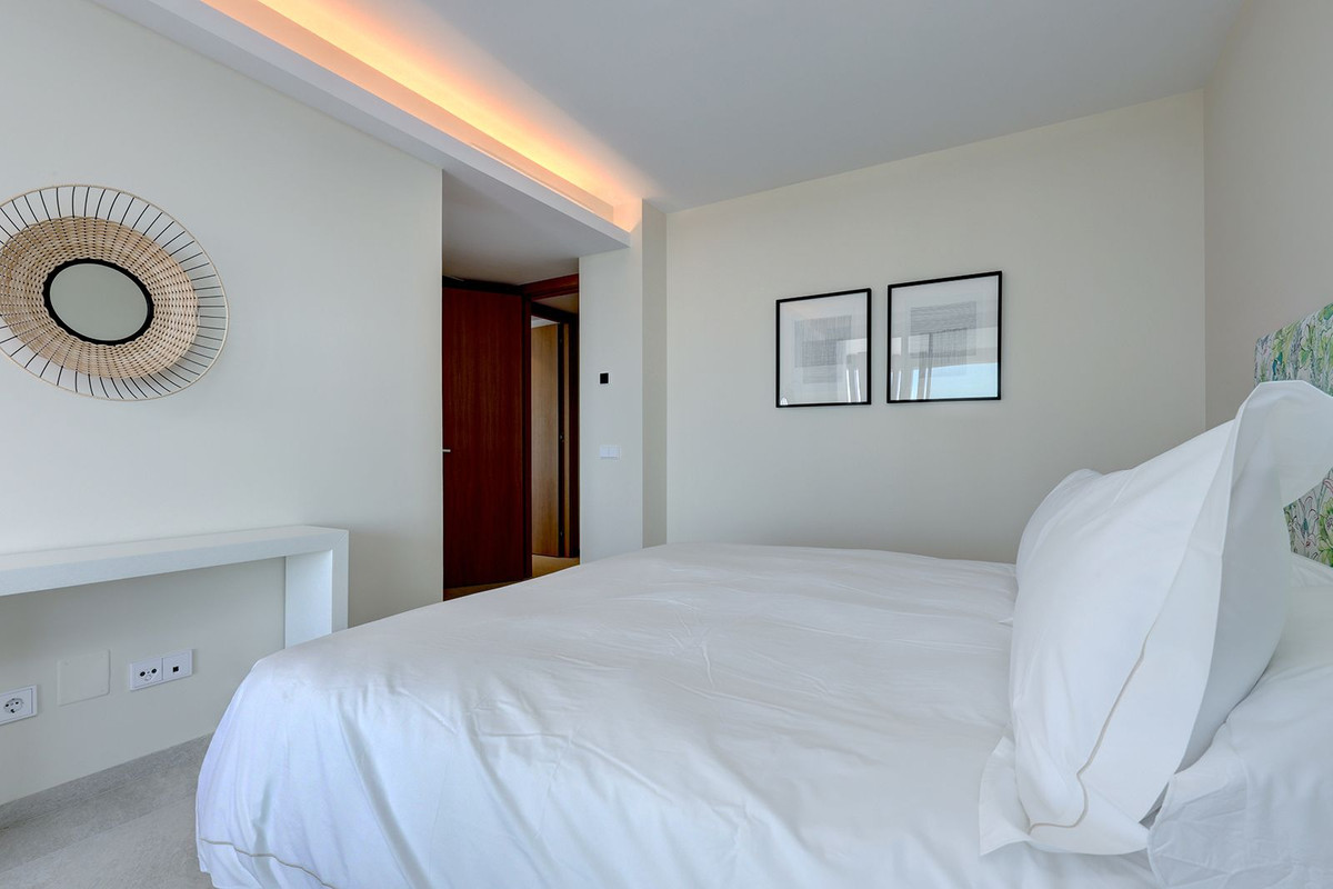 5 Bed Apartment for sale in La Quinta Costa Del Sol, Málaga, Spain