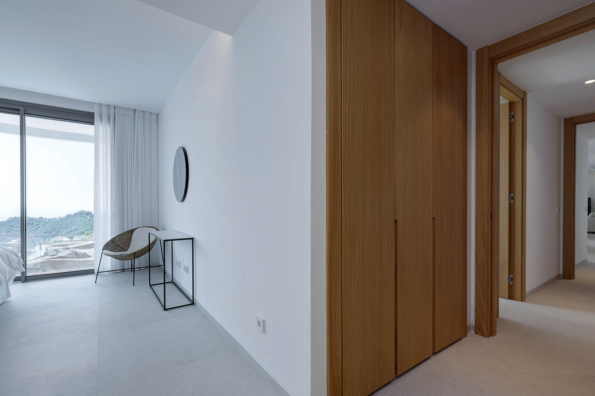 5 Bed Apartment for sale in La Quinta Costa Del Sol, Málaga, Spain