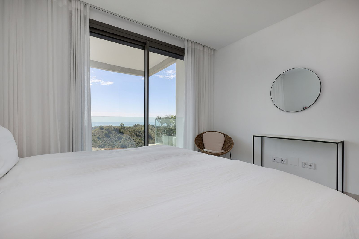 5 Bed Apartment for sale in La Quinta Costa Del Sol, Málaga, Spain