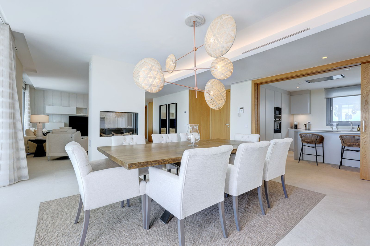5 Bed Apartment for sale in La Quinta Costa Del Sol, Málaga, Spain