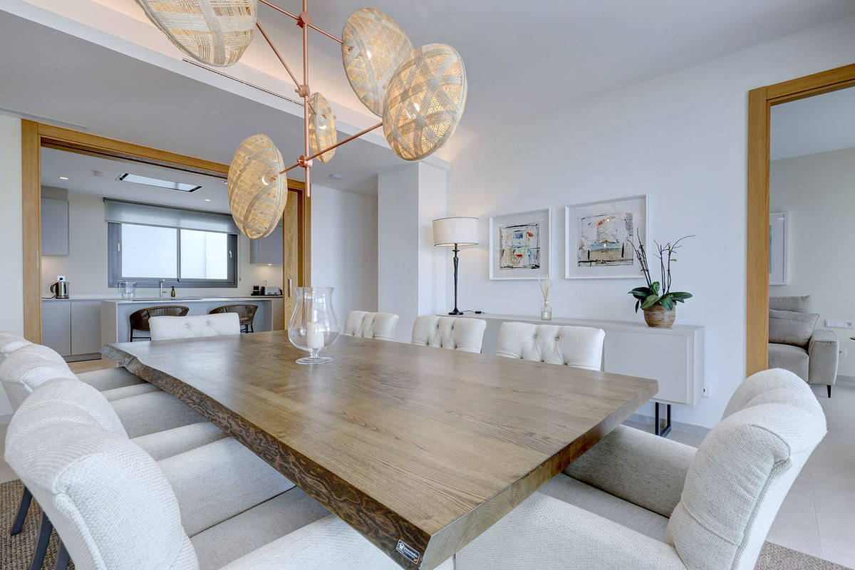 5 Bed Apartment for sale in La Quinta Costa Del Sol, Málaga, Spain
