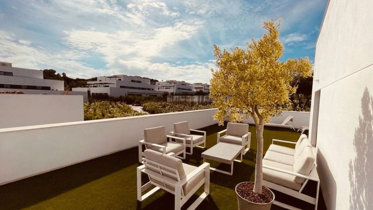 Se vende Apartamento Planta Media de 5 dormitorios en Costa Del Sol, Cadiz, España