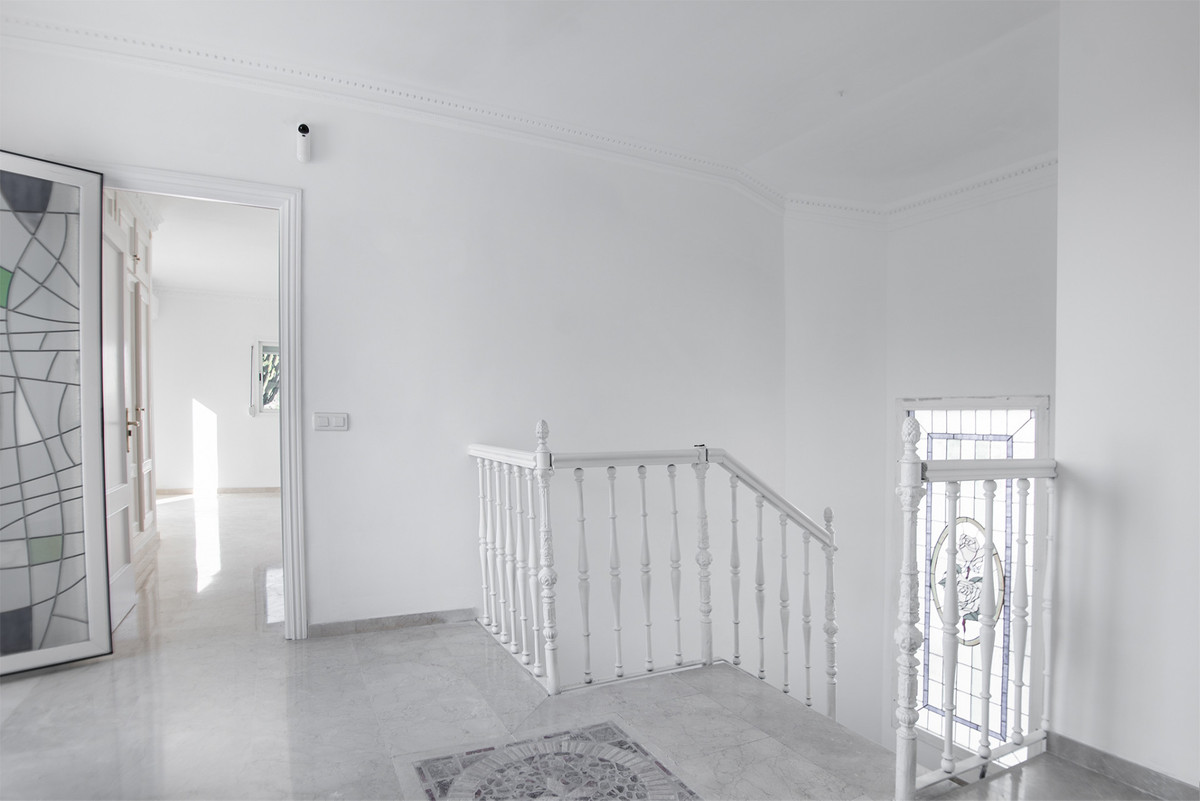 4 Bed Townhouse for sale in Nueva Andalucía Costa Del Sol, Málaga, Spain