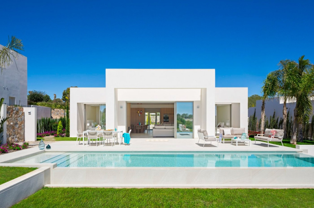 Se vende Villa - Chalet de 4 dormitorios en Costa Blanca, Alicante, España