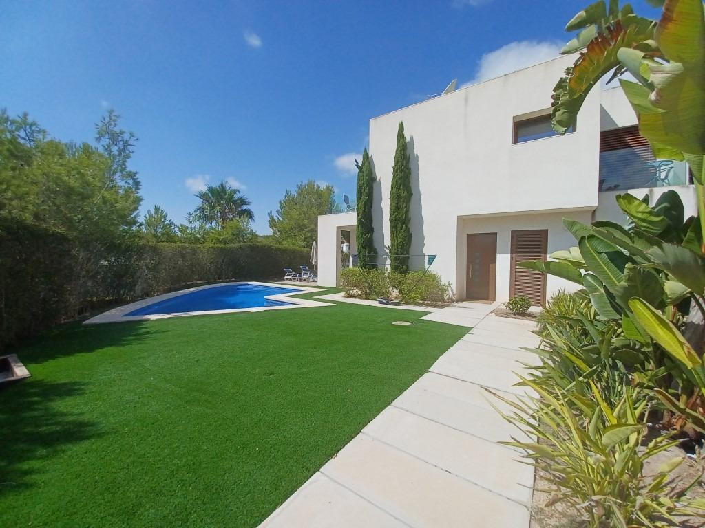 Se vende Villa - Chalet de 3 dormitorios en Costa Blanca, Alicante, España