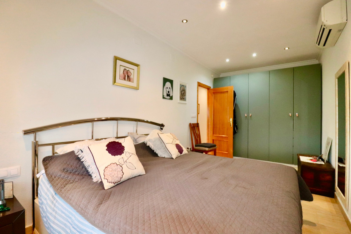 Se vende Villa - Chalet de 4 dormitorios en Costa Blanca, Alicante, España