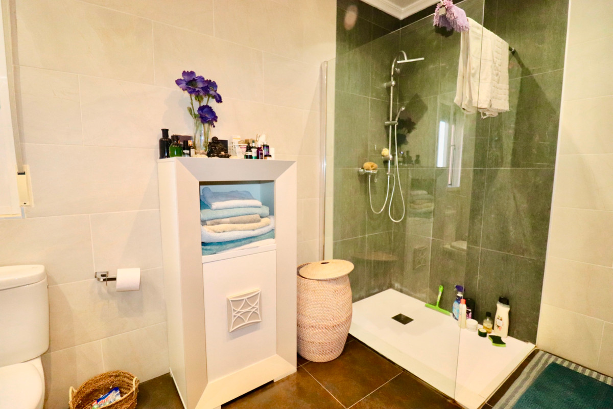Se vende Villa - Chalet de 4 dormitorios en Costa Blanca, Alicante, España