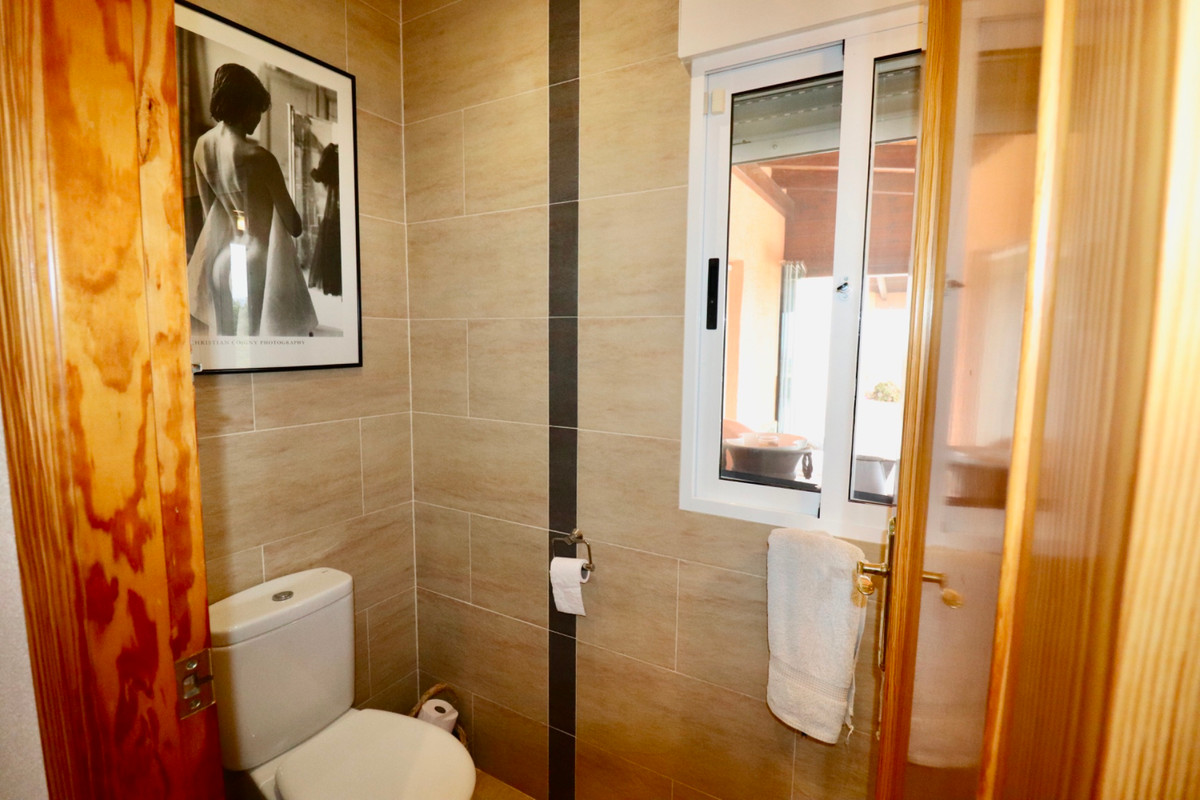 Se vende Villa - Chalet de 4 dormitorios en Costa Blanca, Alicante, España