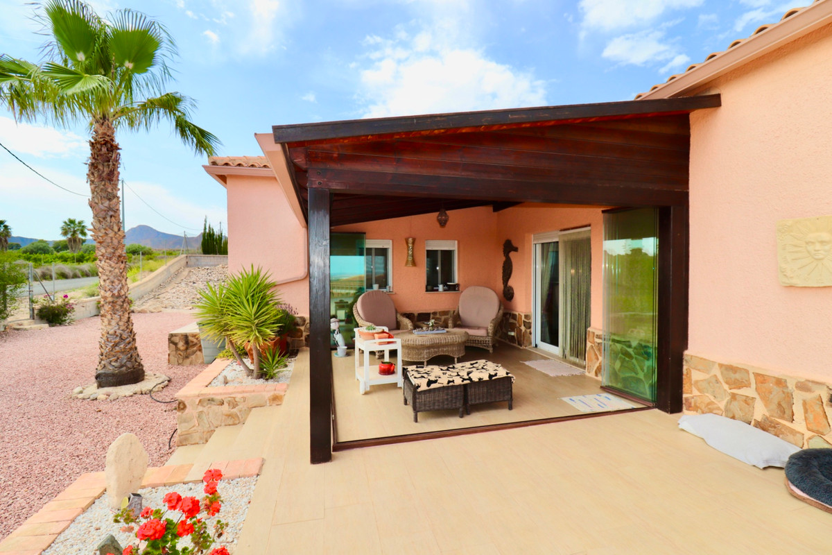 Se vende Villa - Chalet de 4 dormitorios en Costa Blanca, Alicante, España