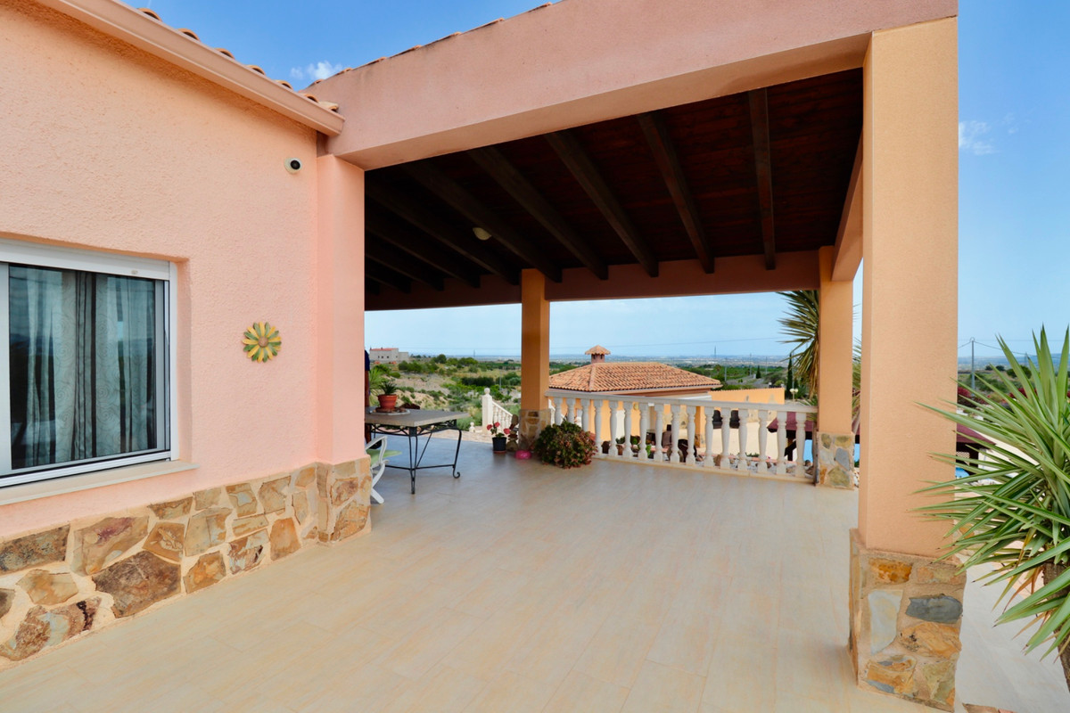 Se vende Villa - Chalet de 4 dormitorios en Costa Blanca, Alicante, España