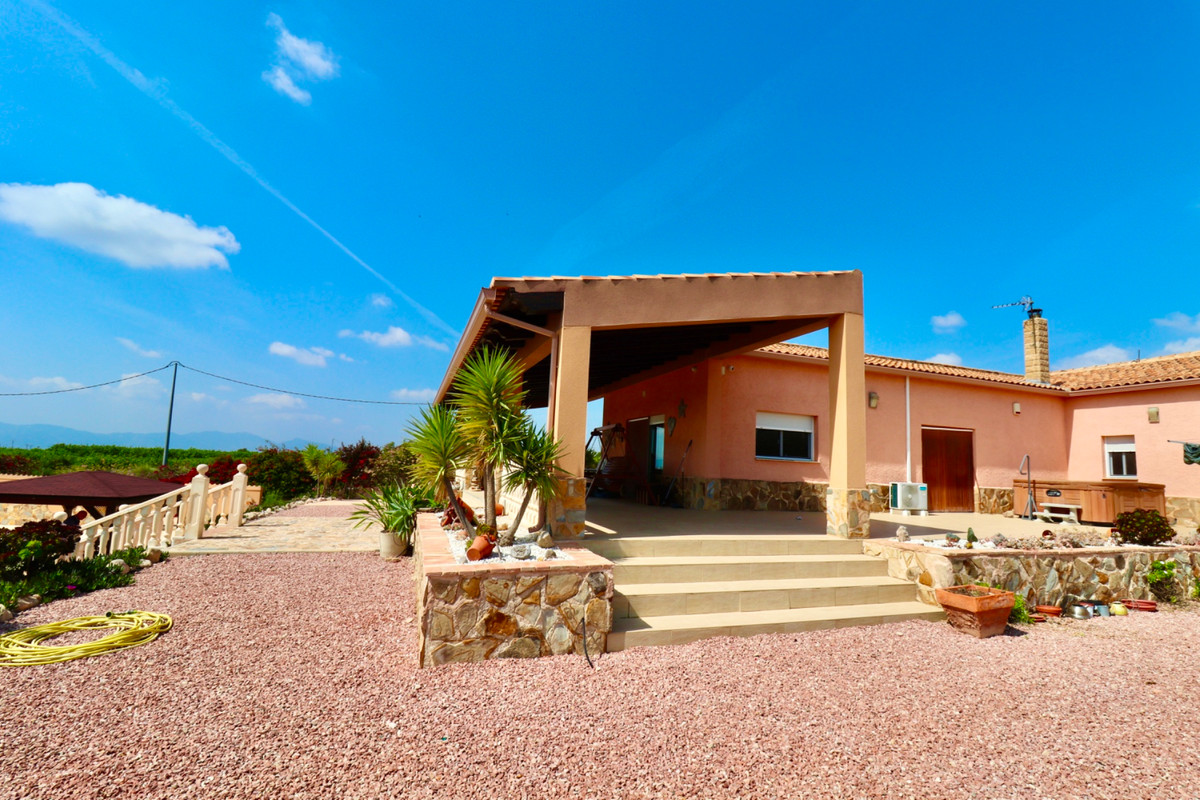 Se vende Villa - Chalet de 4 dormitorios en Costa Blanca, Alicante, España