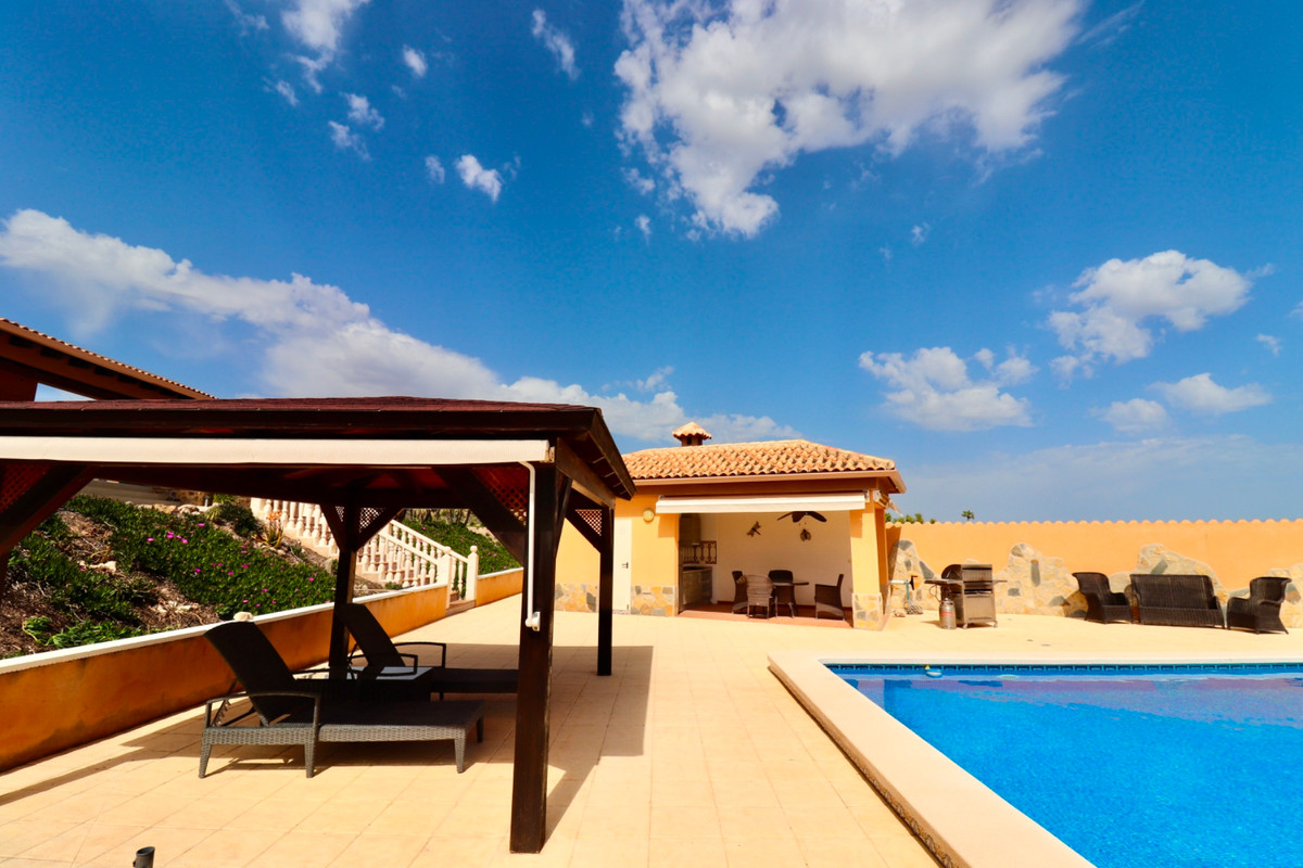 Se vende Villa - Chalet de 4 dormitorios en Costa Blanca, Alicante, España